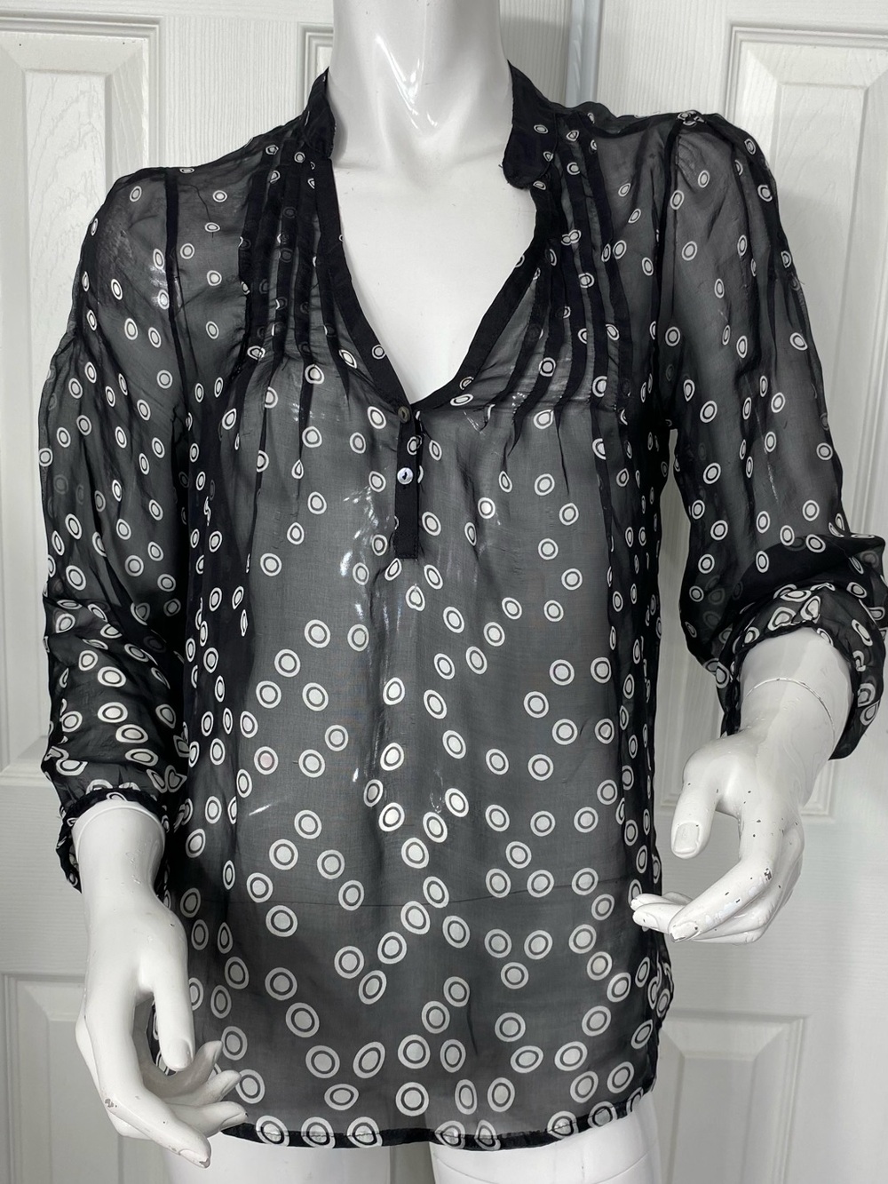 💯Silk Inspire Black Sheer Circle-Print V-Neck Blouse